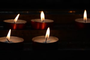candles light for prayer